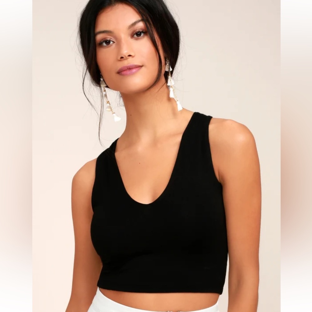 LULUS - V Neck Crop Top